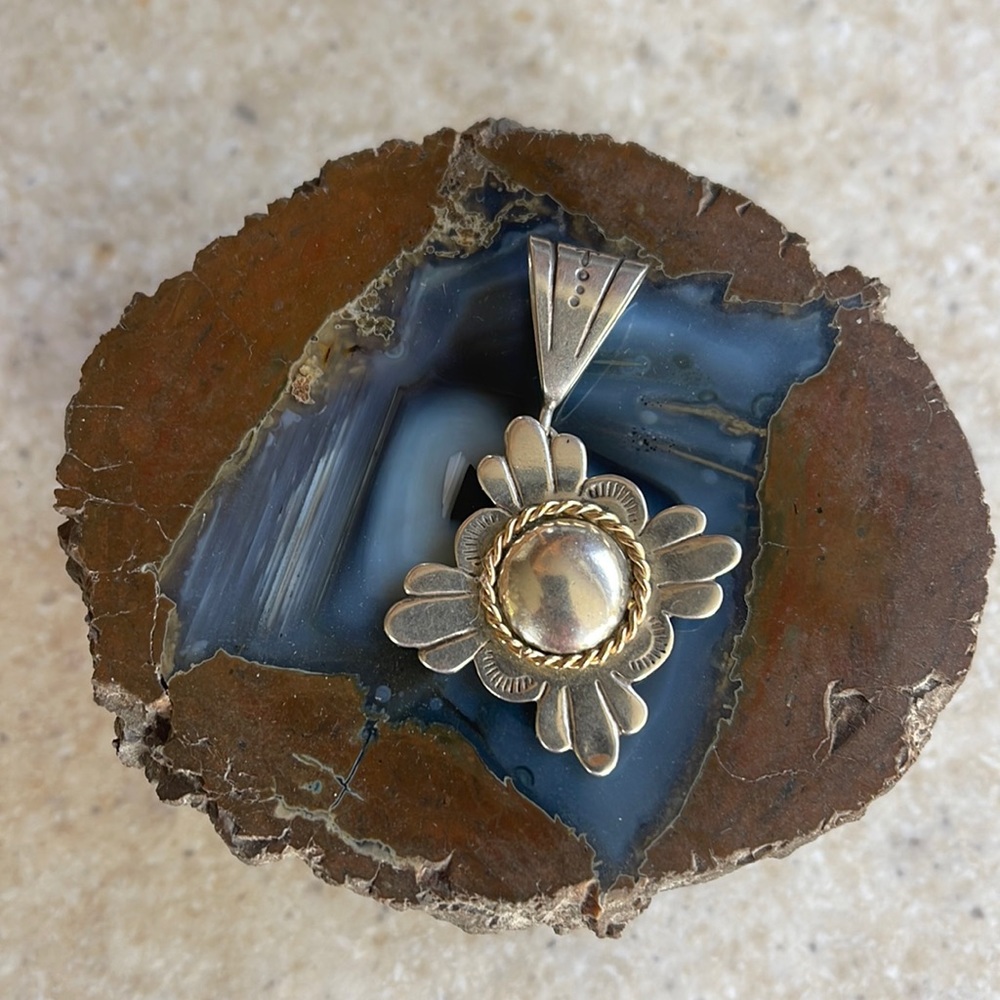 Nice pendant